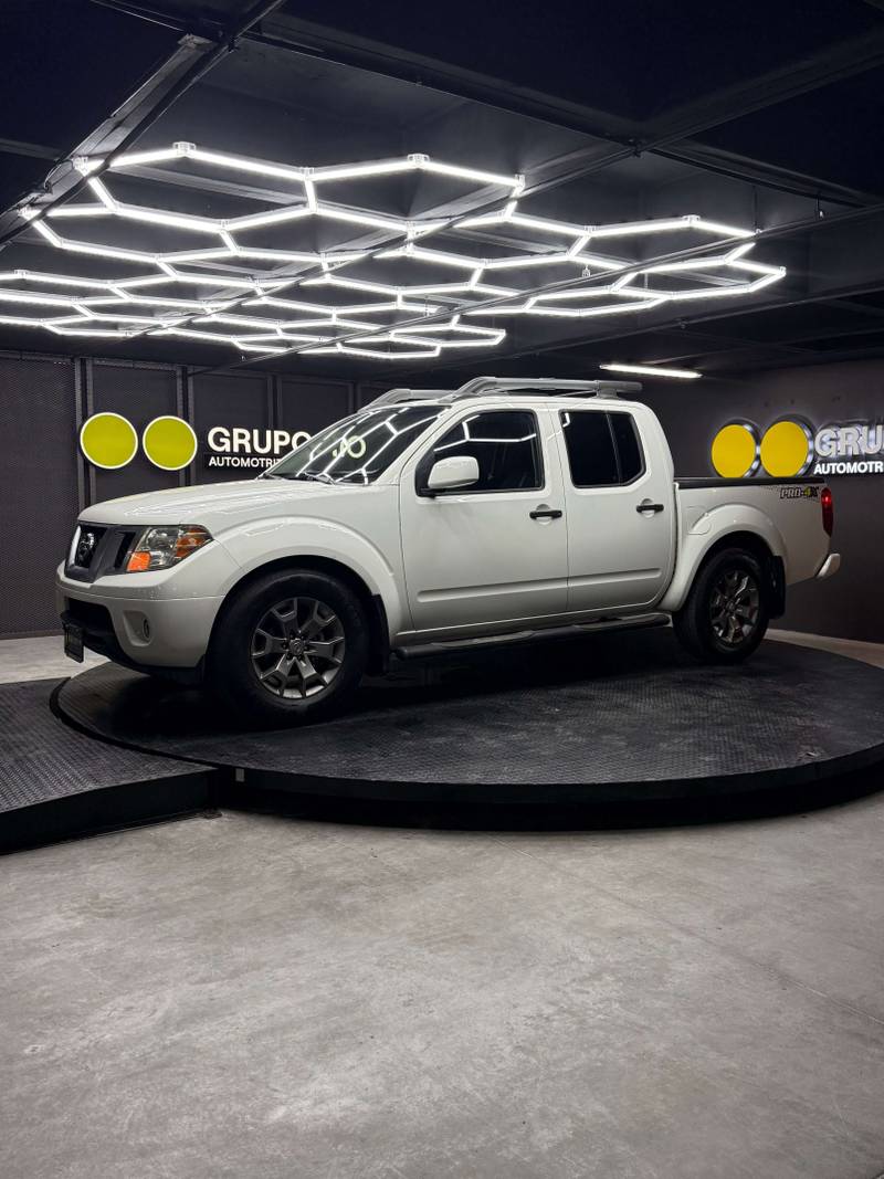 NISSAN FRONTIER 2020 — foto 1