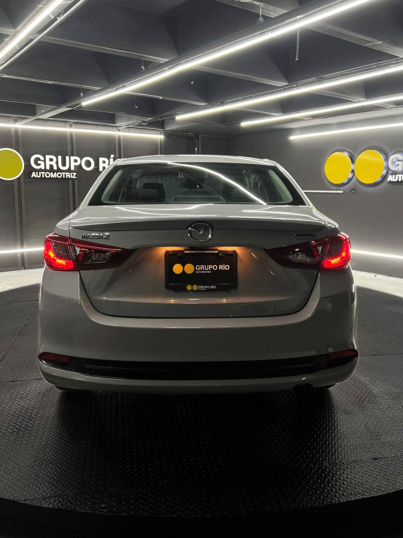 Mazda Mazda 2 2026 — foto 3