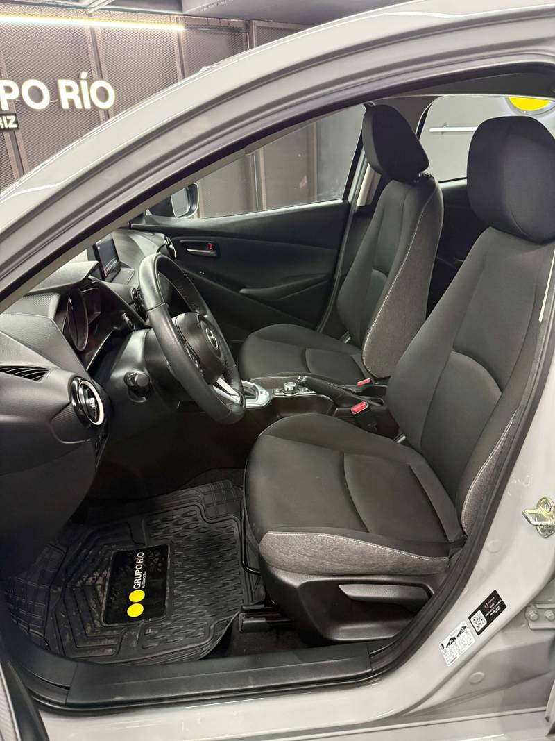Mazda Mazda 2 2026 — foto 6