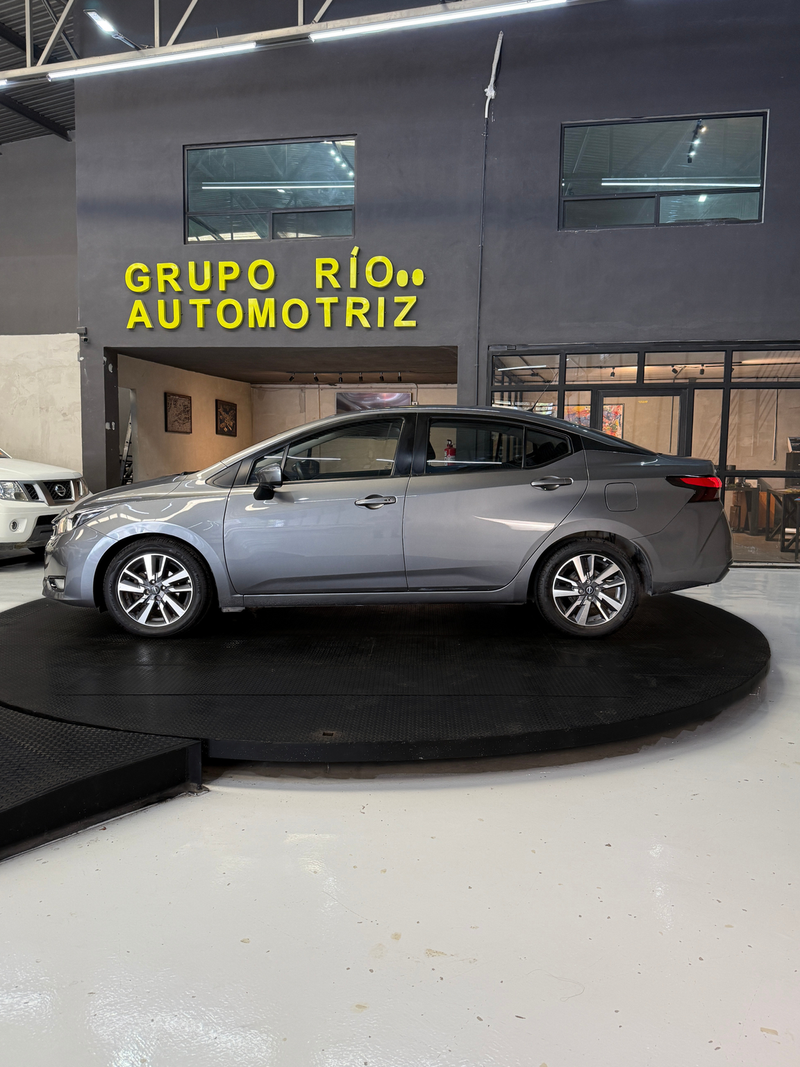 Nissan Versa 2023 — foto 4