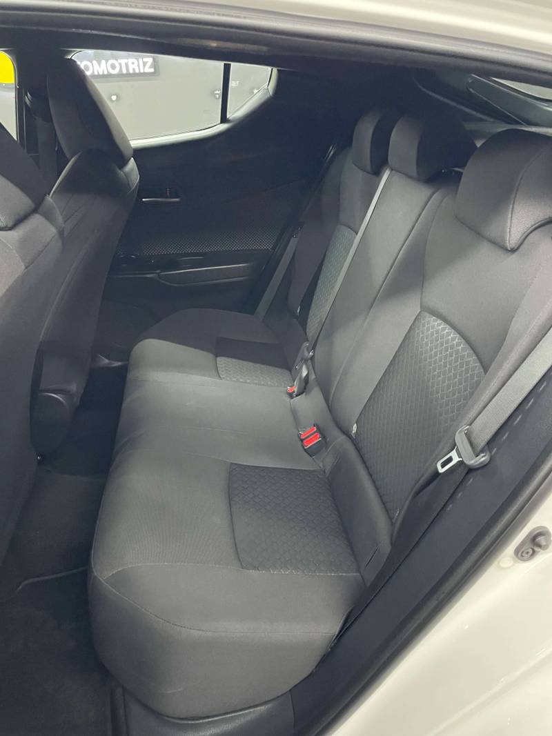 Toyota C-HR 2020 — foto 8