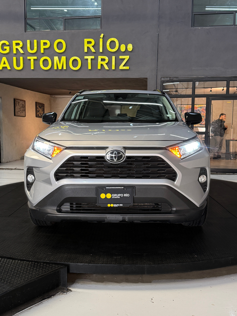 Toyota RAV4 2021 — foto 2
