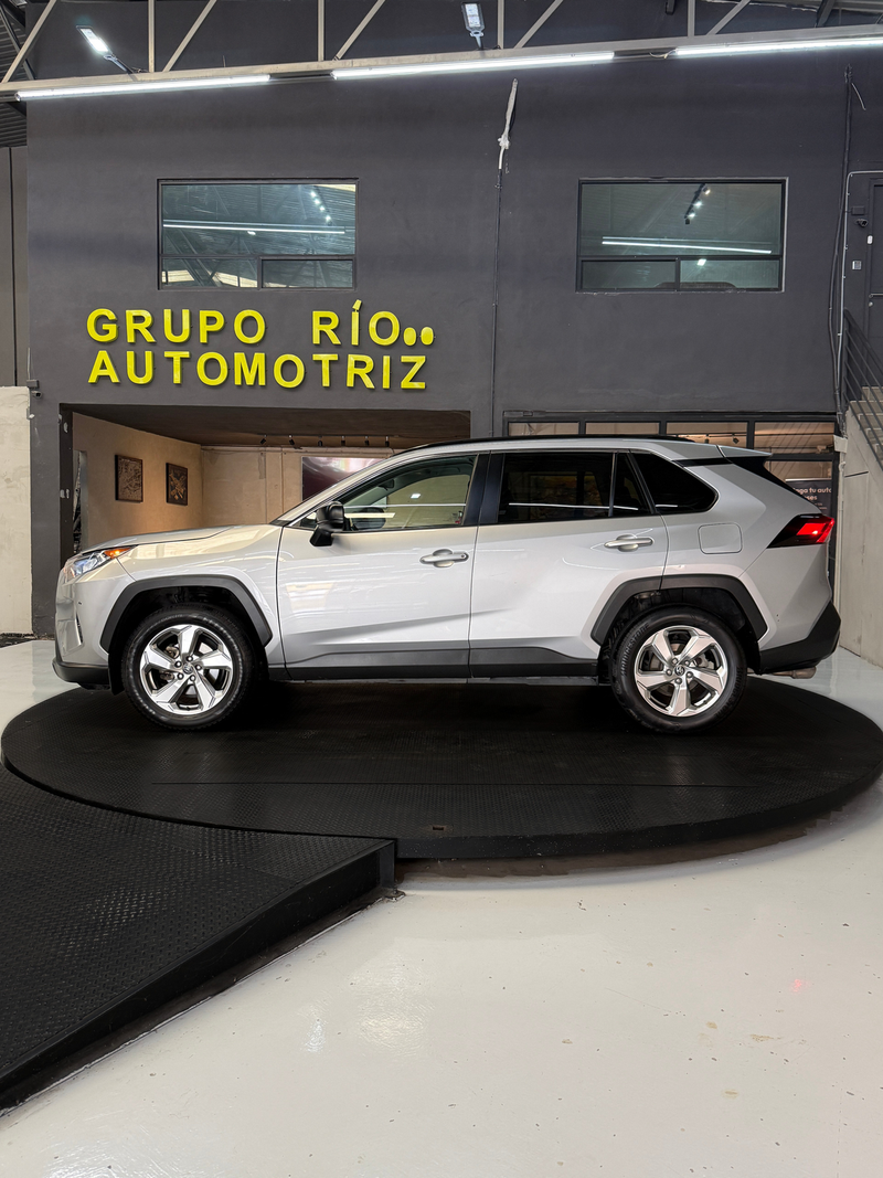 Toyota RAV4 2021 — foto 4