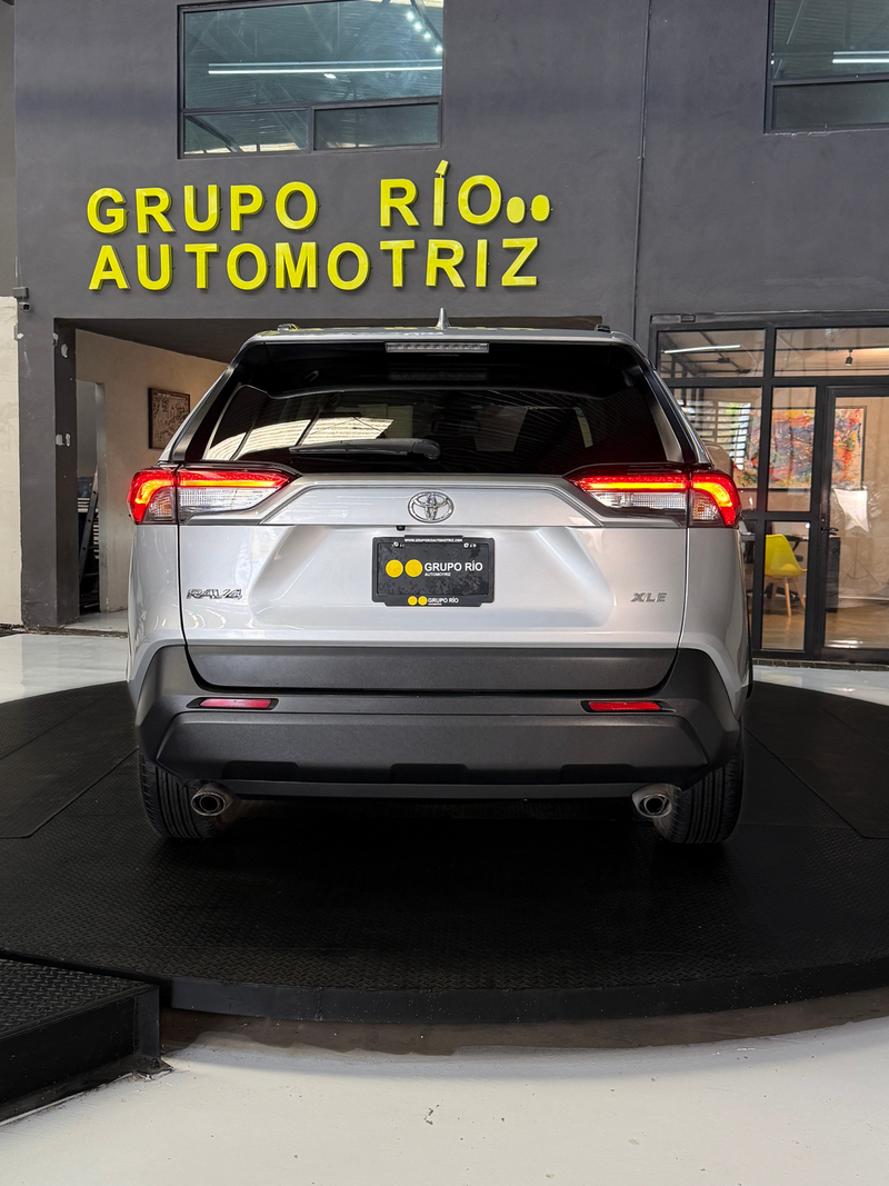 Toyota RAV4 2021 — foto 3