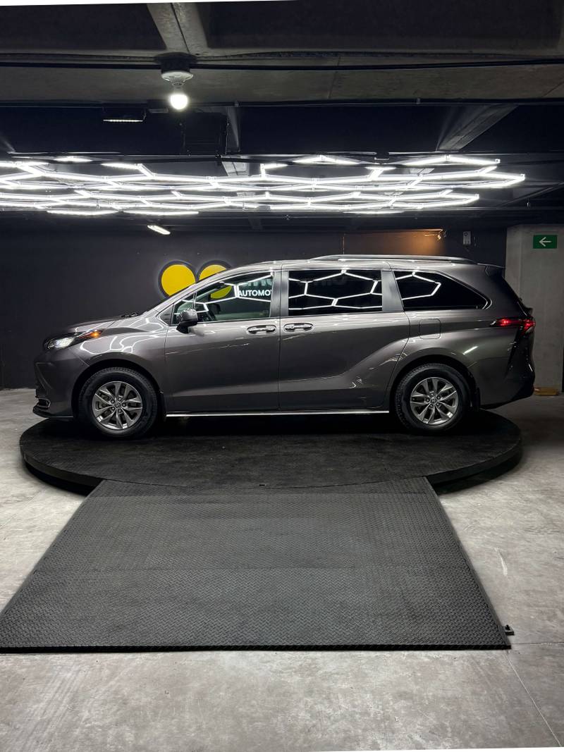 Toyota Sienna 2022 — foto 4