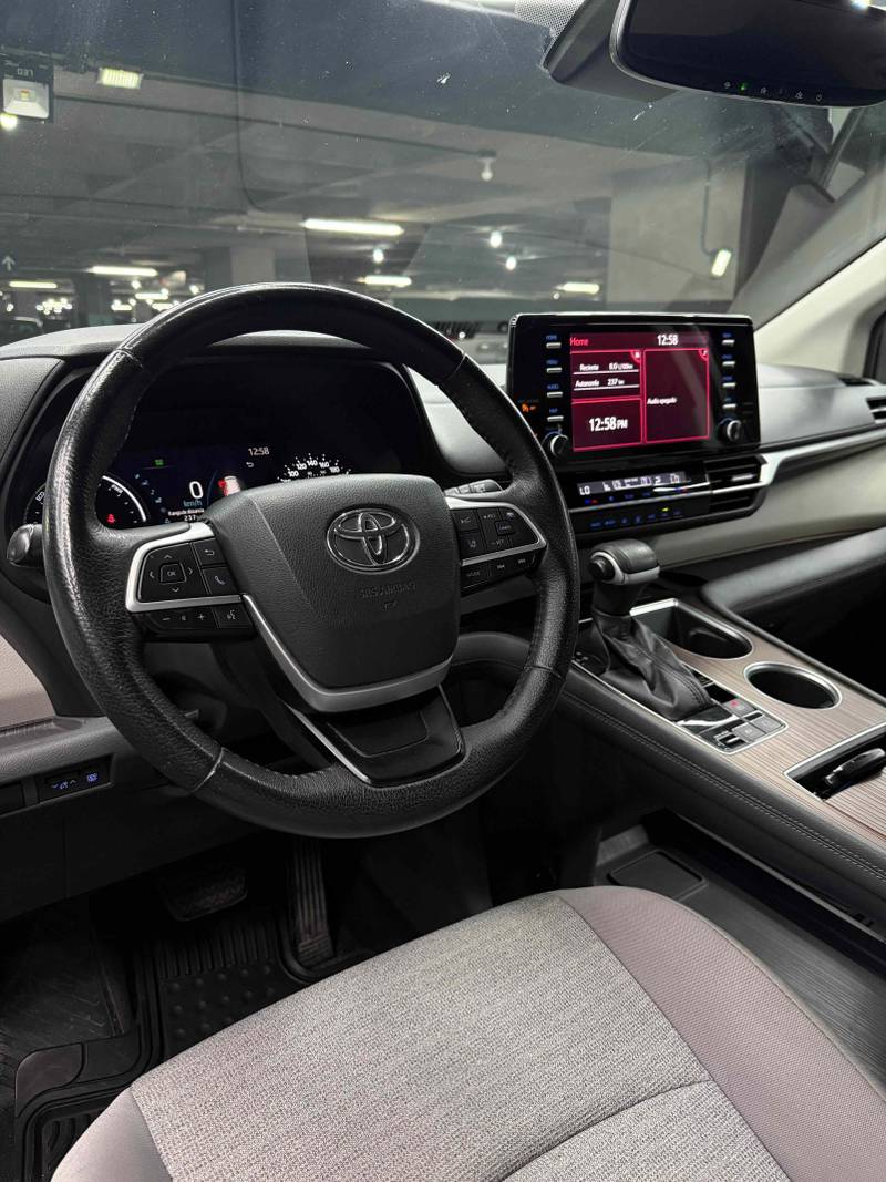 Toyota Sienna 2022 — foto 6