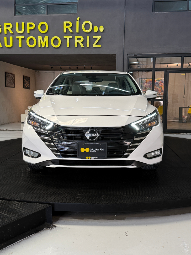 NISSAN VERSA 2024 — foto 2