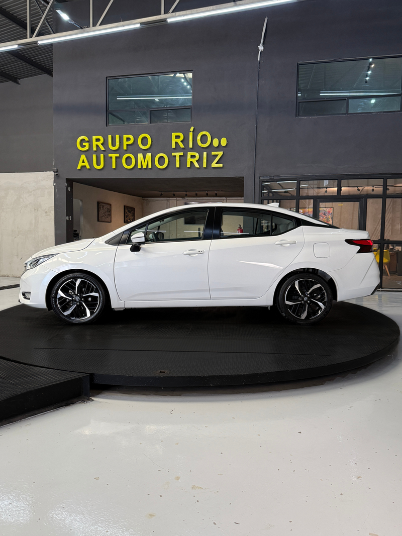 NISSAN VERSA 2024 — foto 4